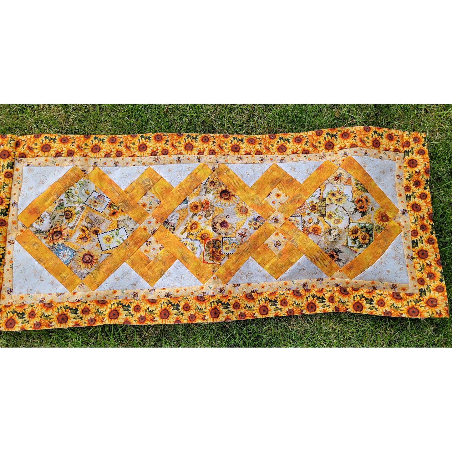 On the Fence Table Runner & Placemat JMC-302e - Downloadable Pattern