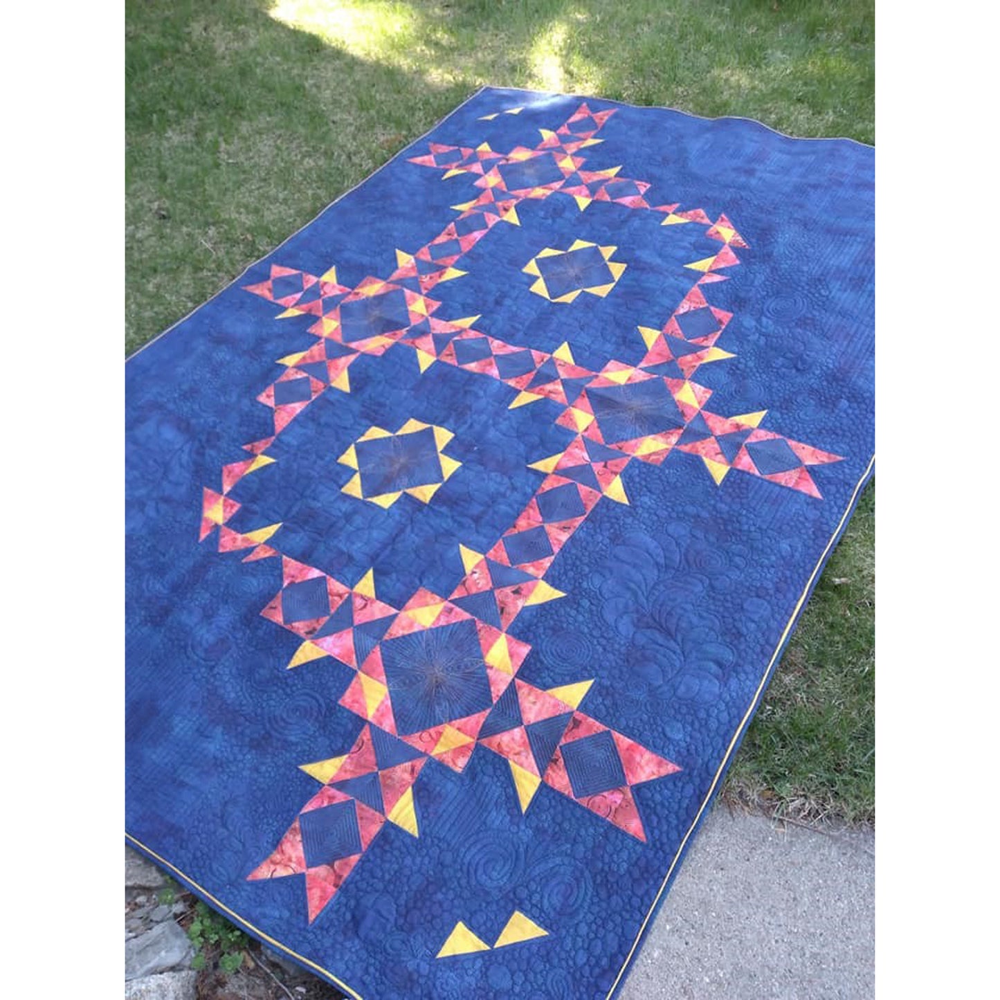 Image of the Diamond Lace quilt.