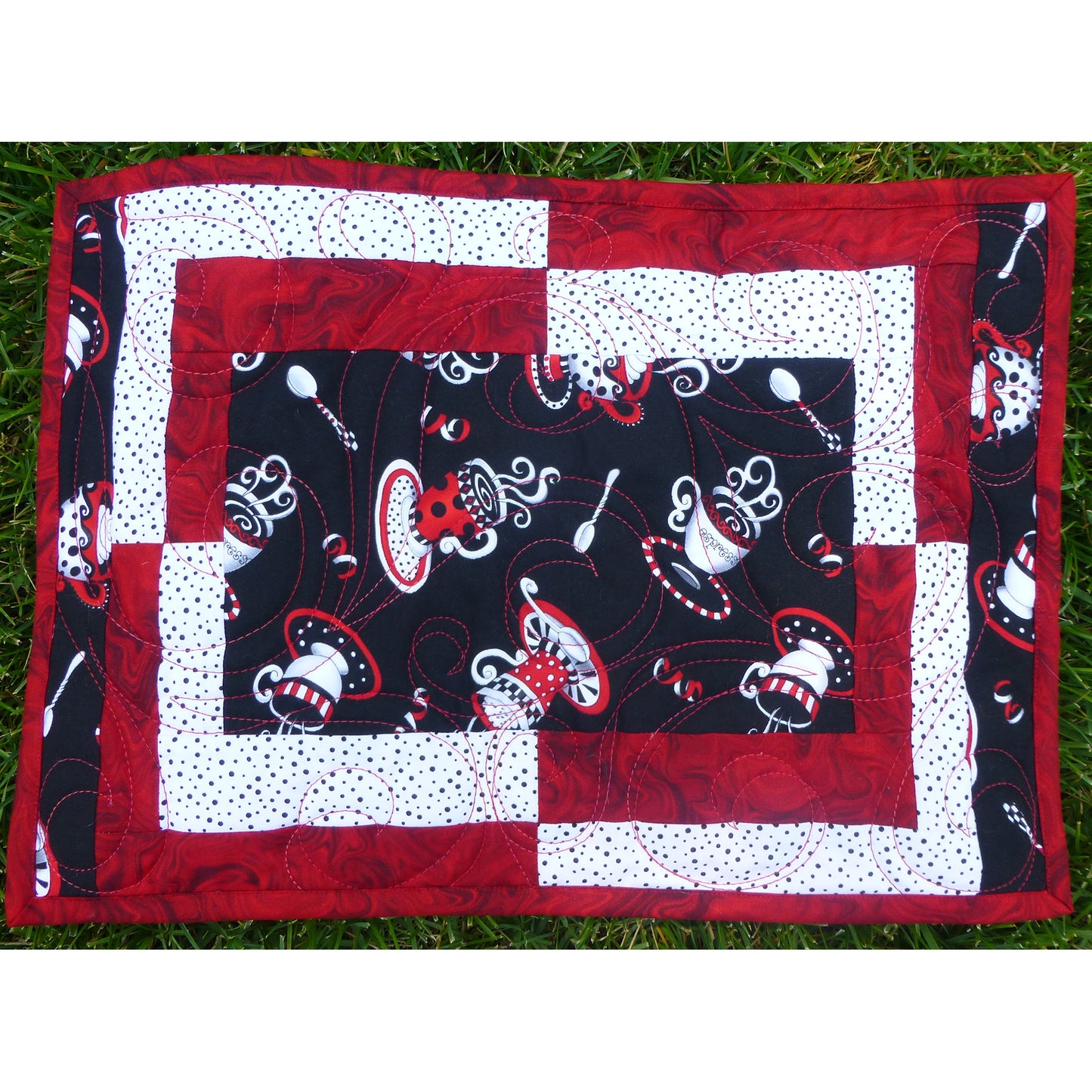 Image of a placemat made using the All Around Placemats pattern by Simple Stitch Designs.
