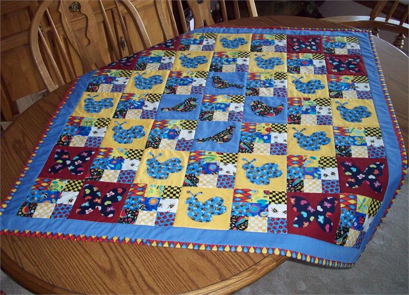 Birds, Bees and Butterflies Quilt and Placemat AV-113e - Downloadable Pattern