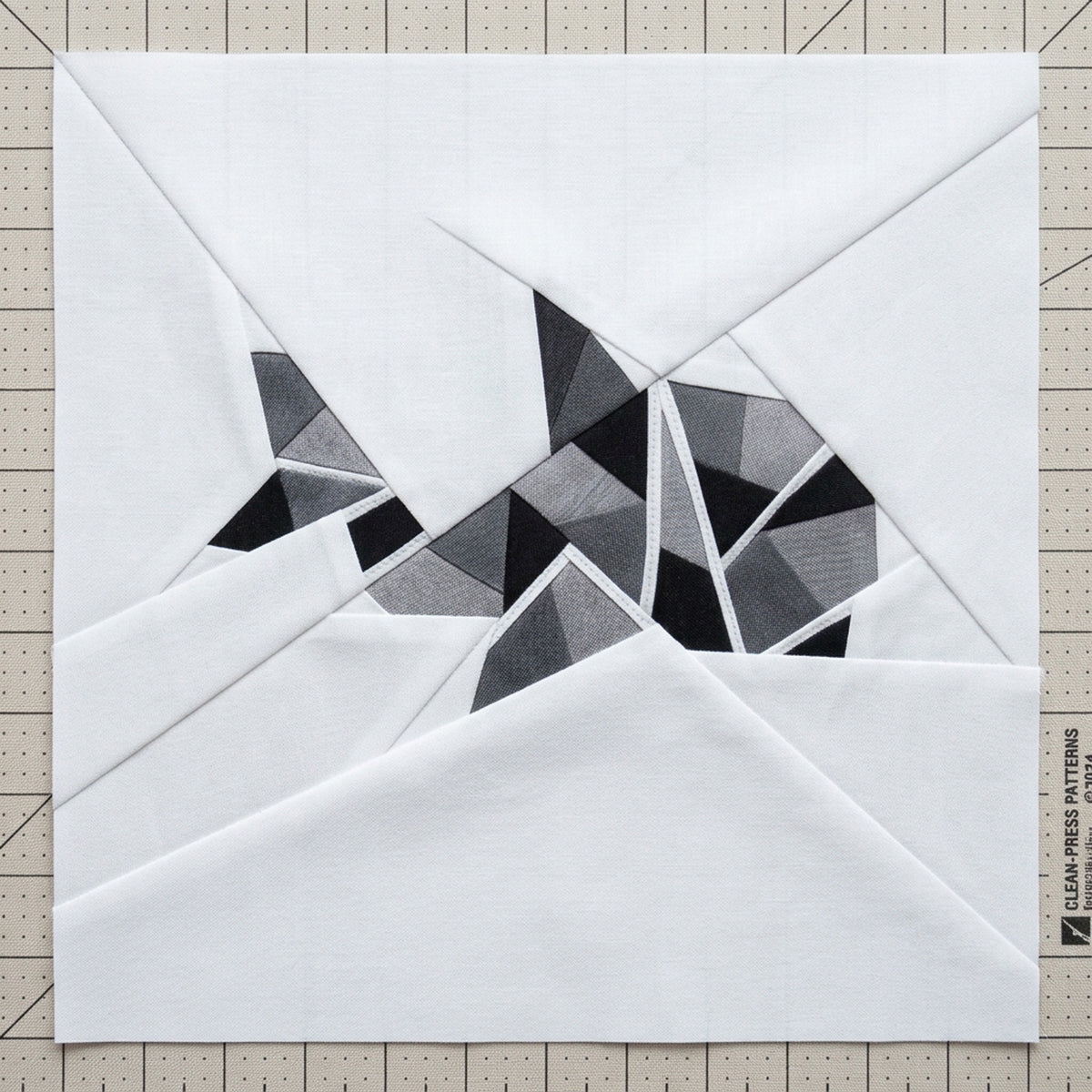 Whale - Origami Animals Collection Block Pattern AC-009ENe - Downloadable Pattern
