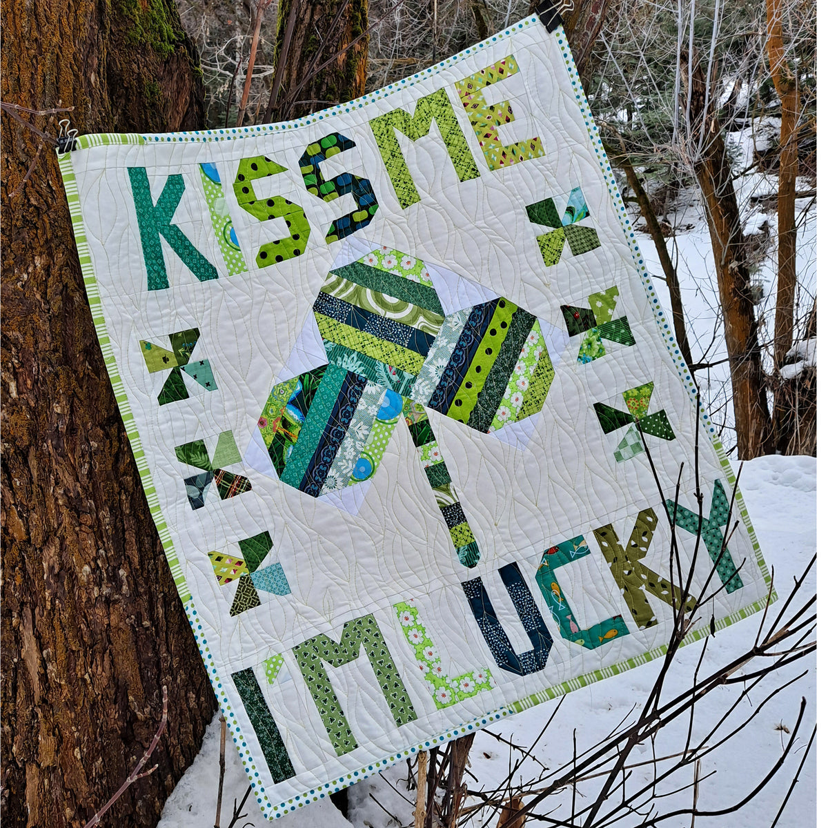 Kiss Me Quilt Pattern AEQ-108 - Paper Pattern