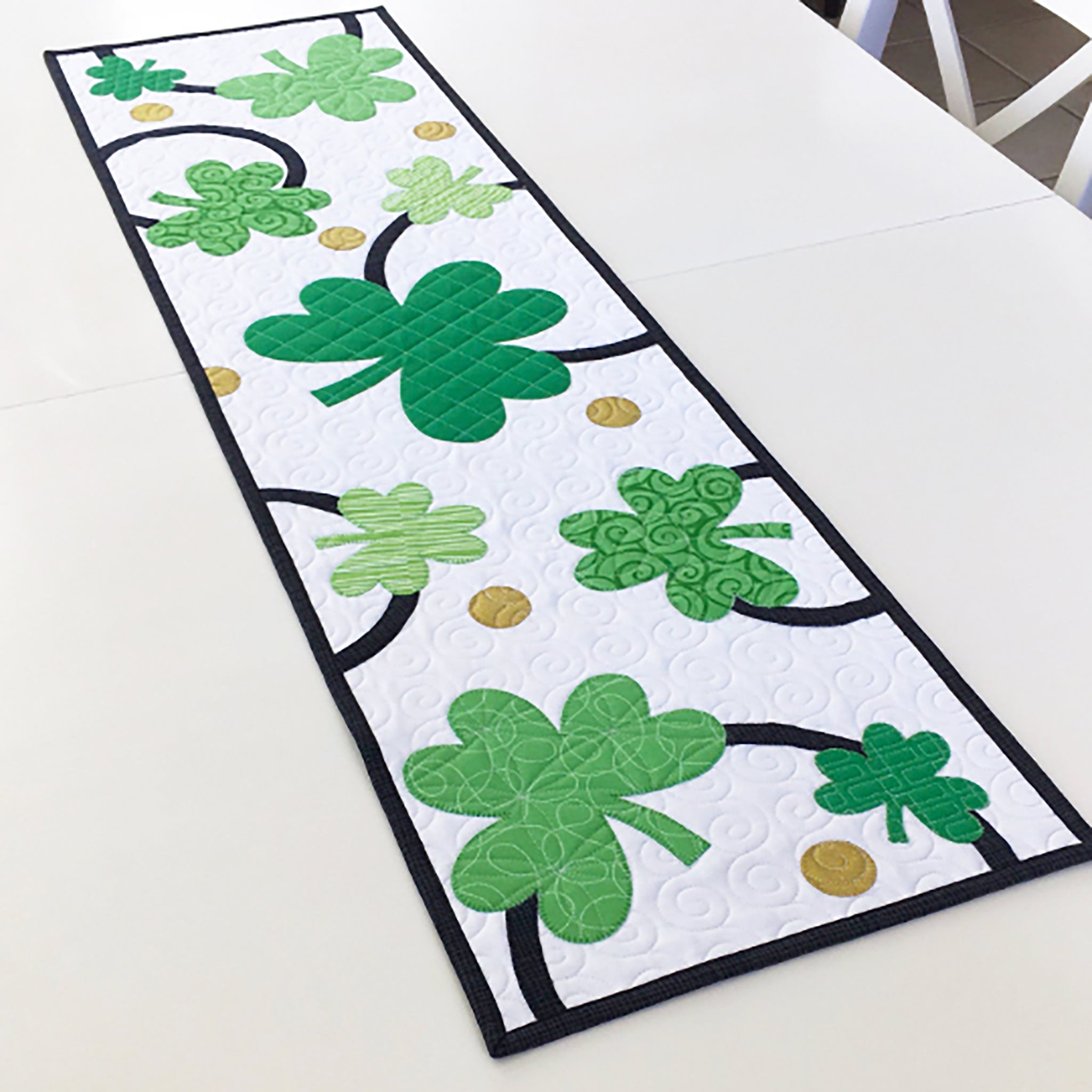 St. Patrick's Table Runner AQ-118e - Downloadable Pattern – QuiltWoman.com