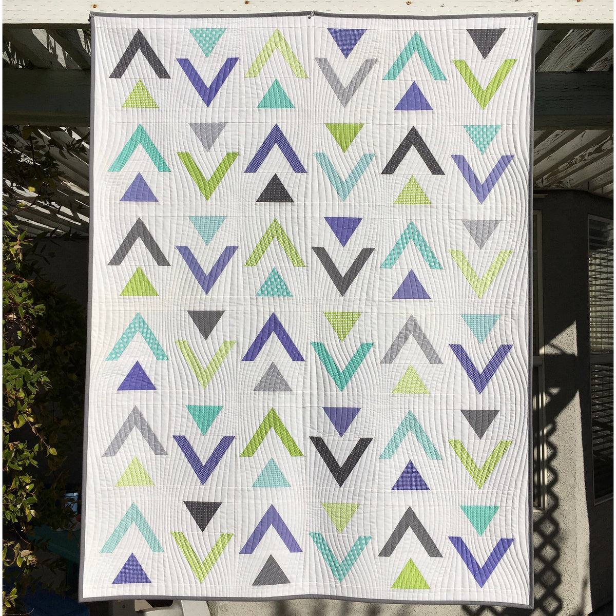 Triangles & Arrows Quilt AQ-119e - Downloadable Pattern – QuiltWoman.com