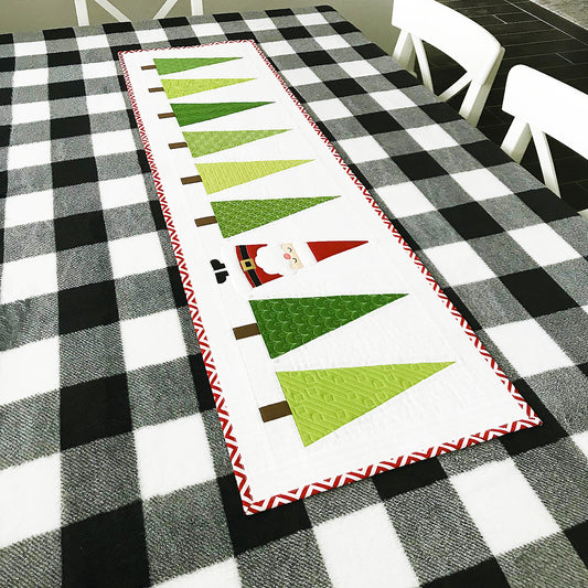 Santa in the Trees Runner AQ-1201e - Downloadable Pattern
