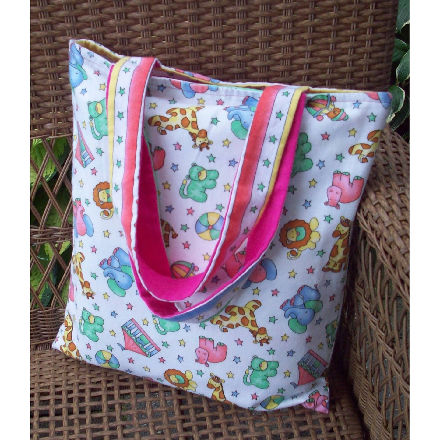 Baby Blanket & Reversible Tote Pattern AV-170 - Paper Pattern