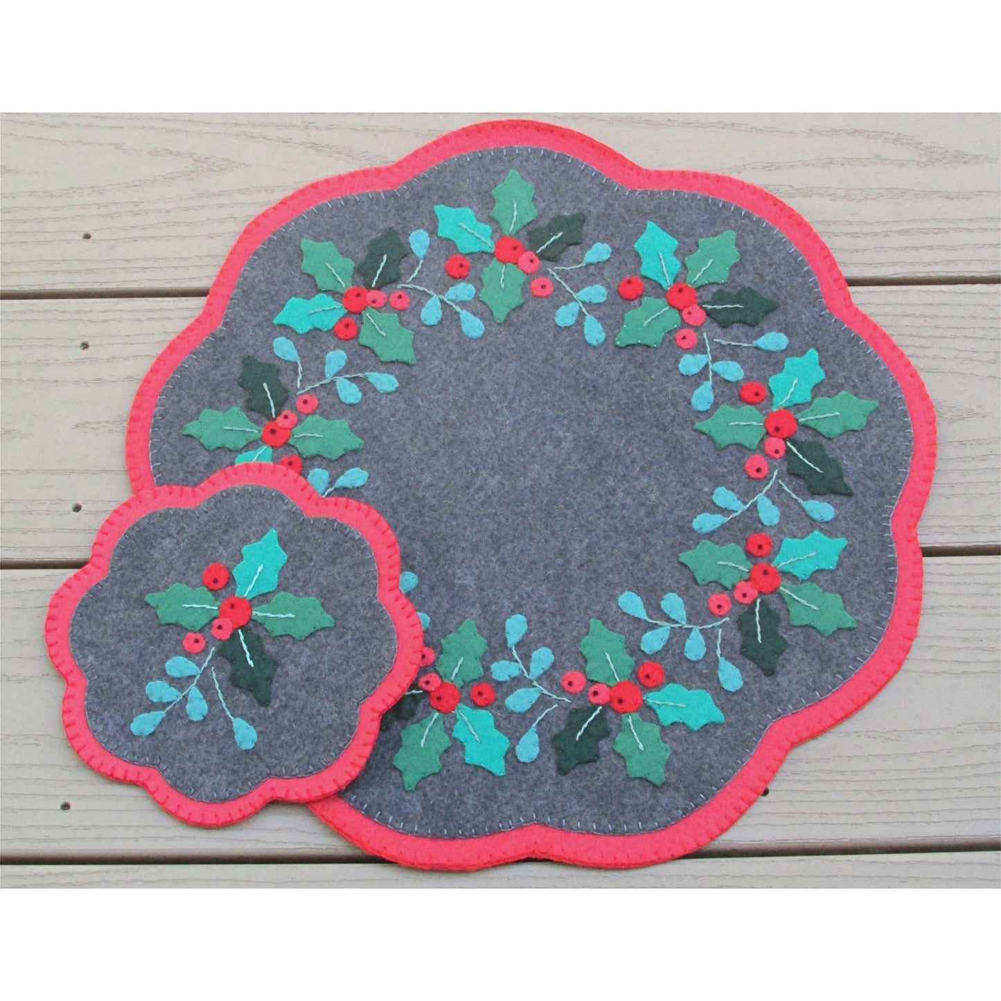 Holly Berry Holiday Mat CCUP-287e - Downloadable Pattern