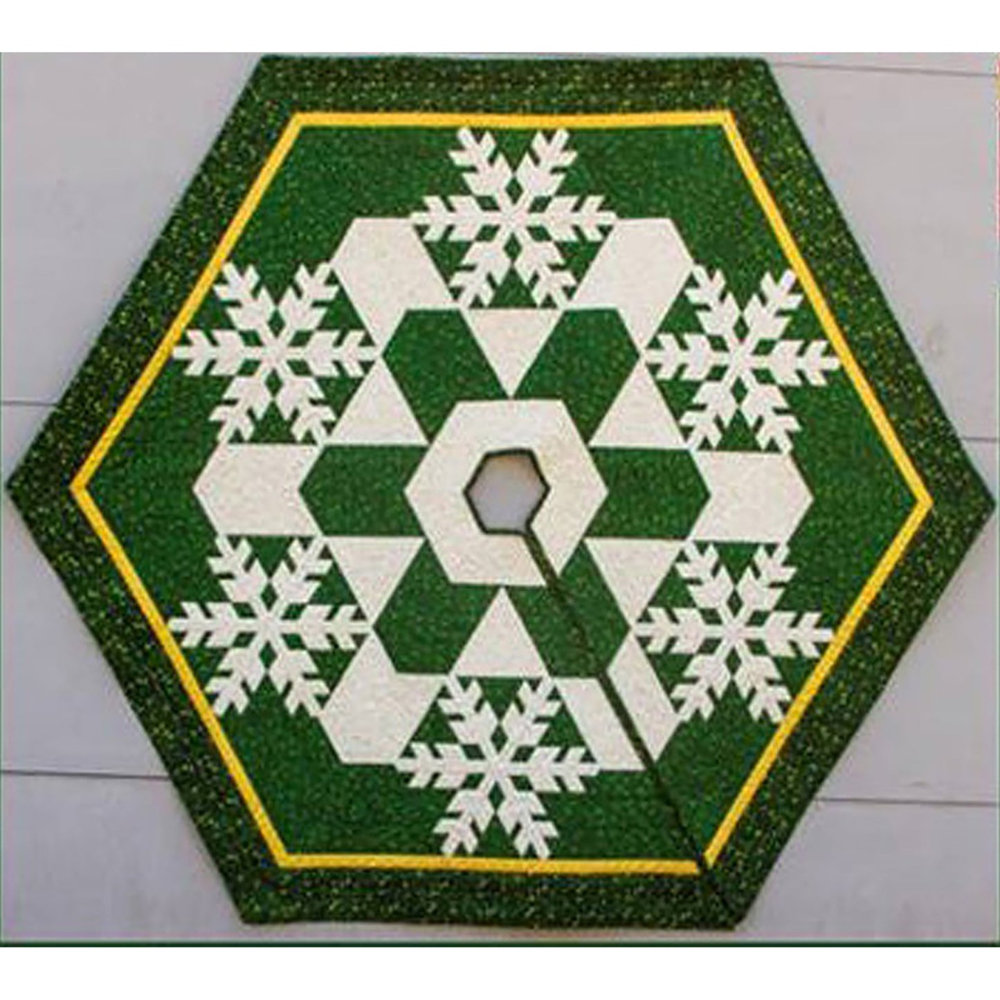 Snow Dreams Quilt CQD-5482e - Downloadable Pattern