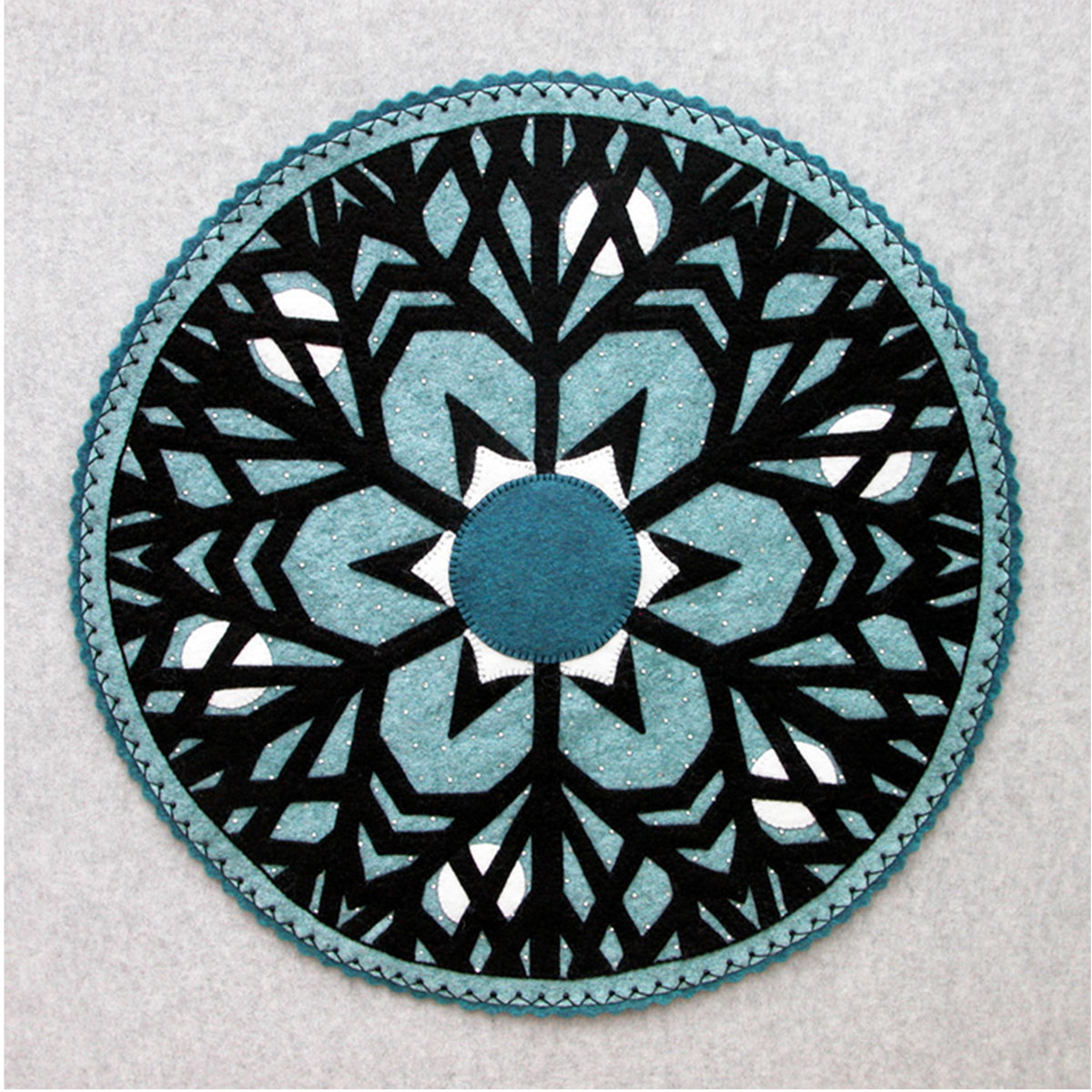 Snowy Evening Table Topper Pattern DBM-008 - Paper Pattern