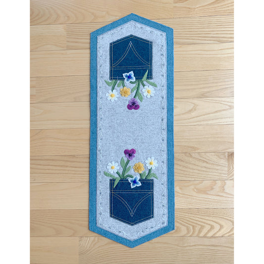 Posies In My Pocket Table Runner Pattern DBM-035 - Paper Pattern