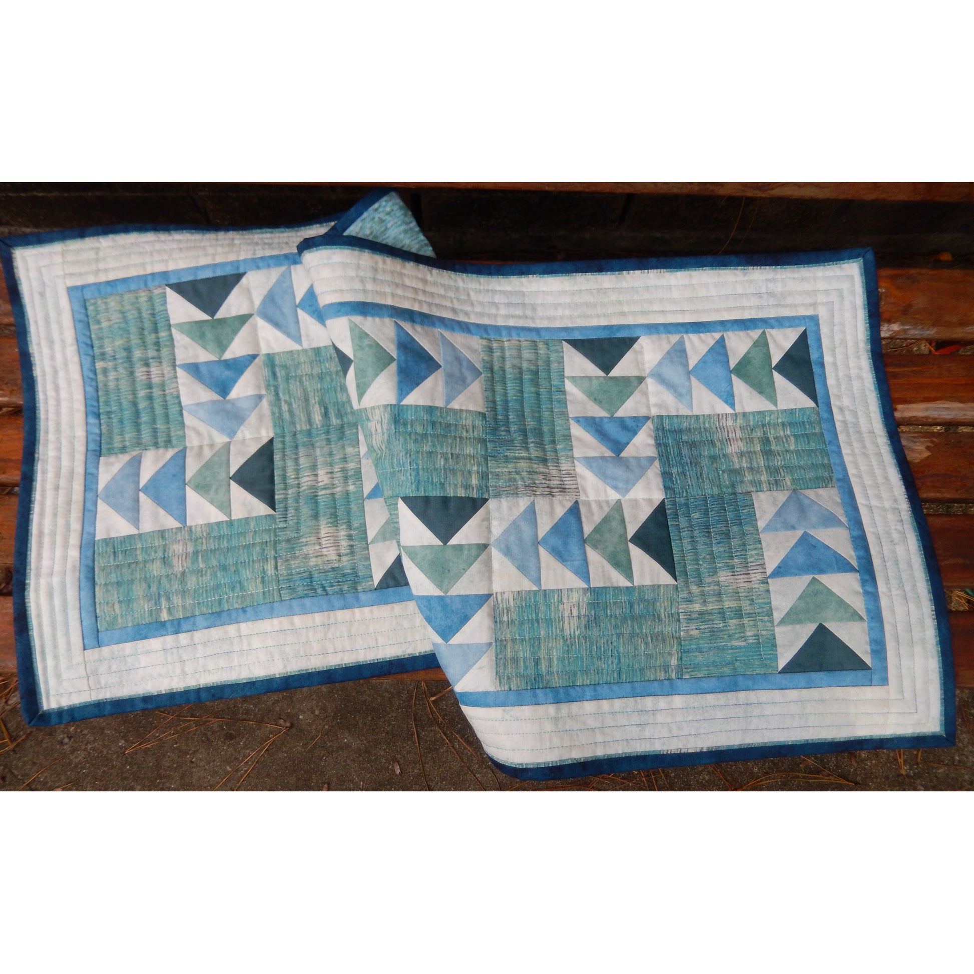 Image of the Goose Tails Table Runner.