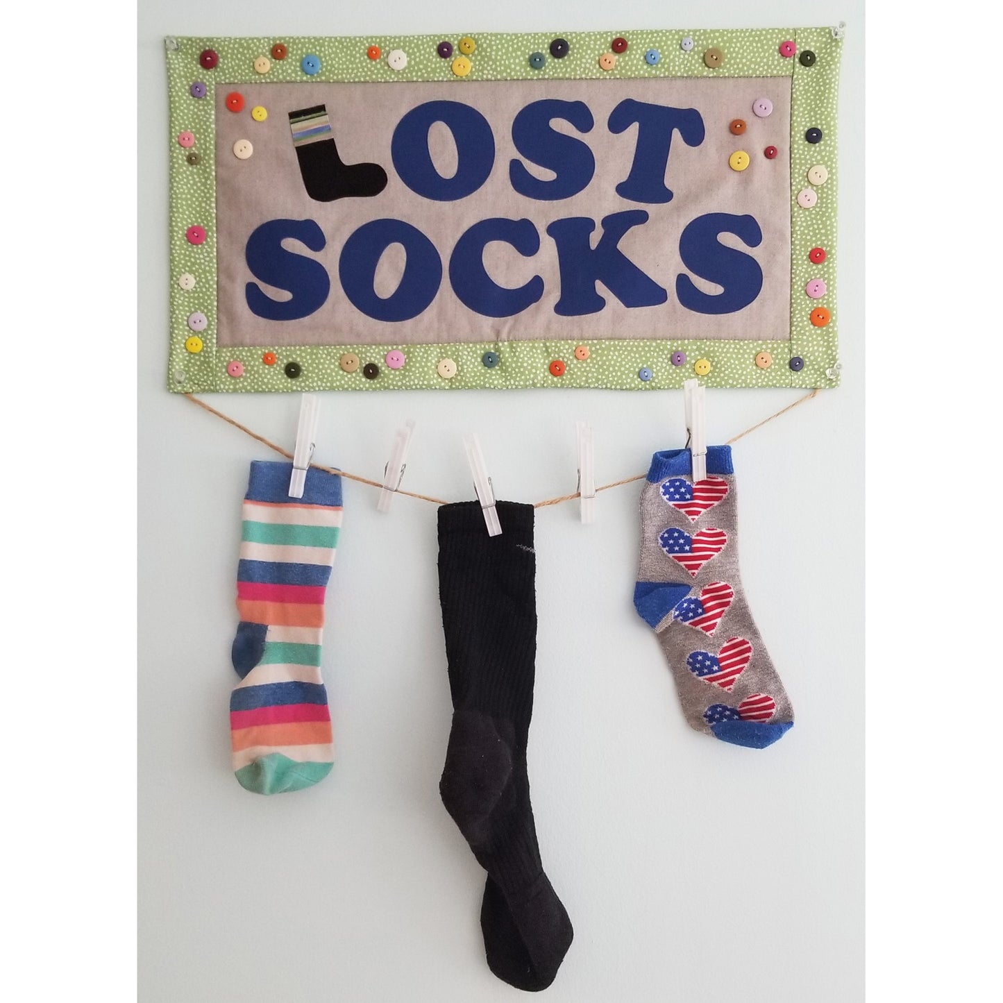 Lost Socks Wall Hanging NDD-201e - Downloadable Pattern