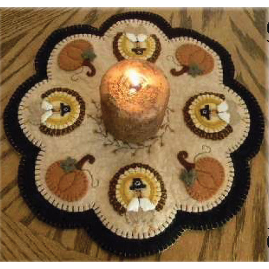 Little Pilgrims Thanksgiving Penny Rug Candle Mat PLP-129e - Downloadable Pattern