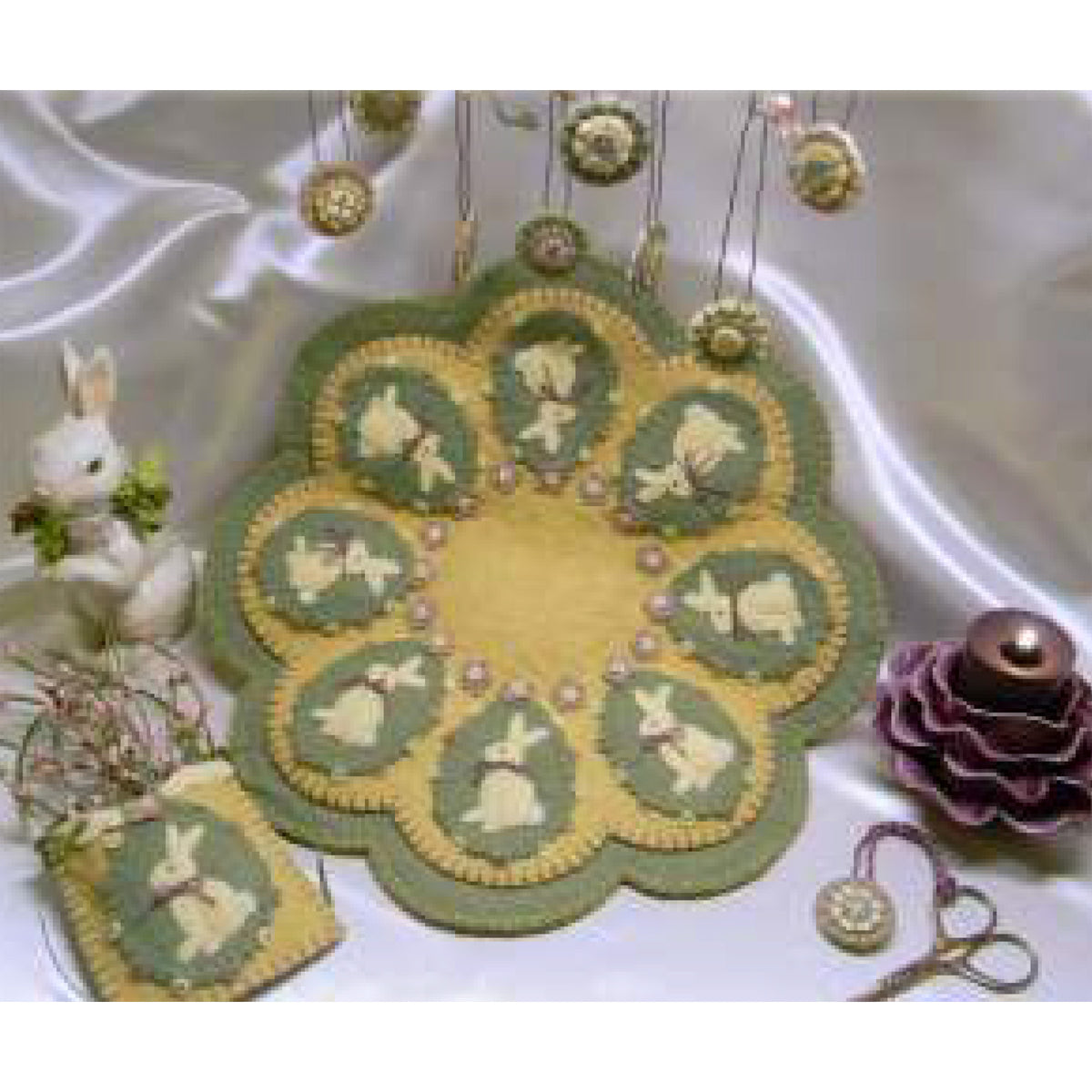 Spring Penny Rugs Vintage Bunnies Easter/Spring Penny Rug Candle Mat Set PLP-132e - Down ...