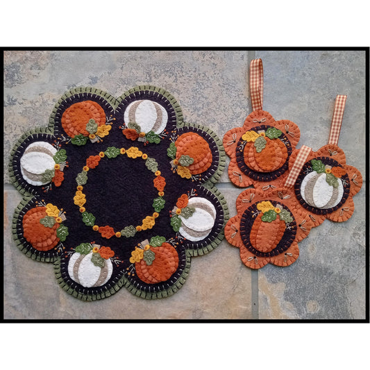 Pretty Pumpkins Table Mat and Mini Mat PLP-273e - Downloadable Pattern