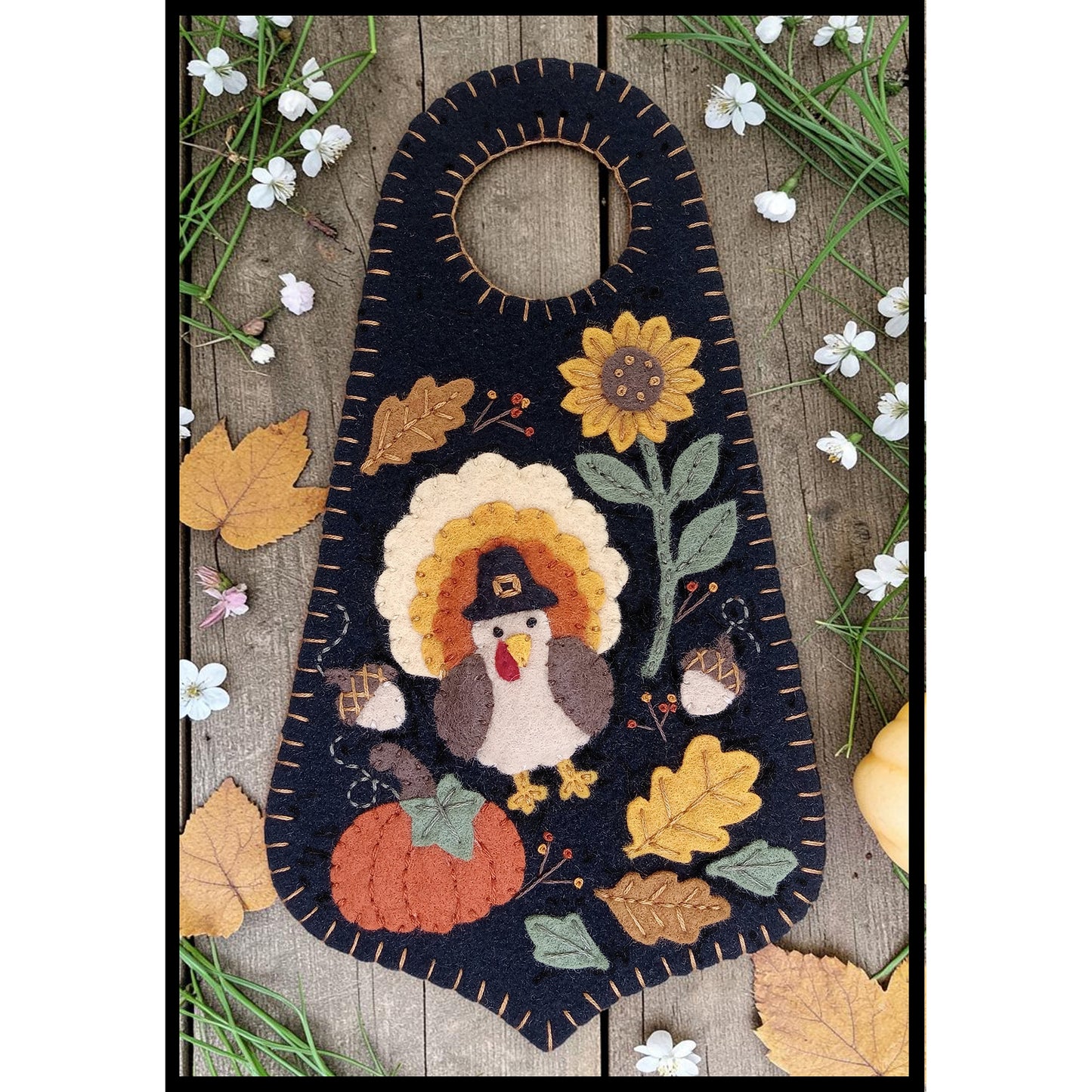 Thankful Doorknob Hanger Pattern PLP-318 - Paper Pattern