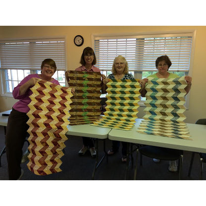 Crinkle-Cut Table Runner Pattern SE-103 - Paper Pattern