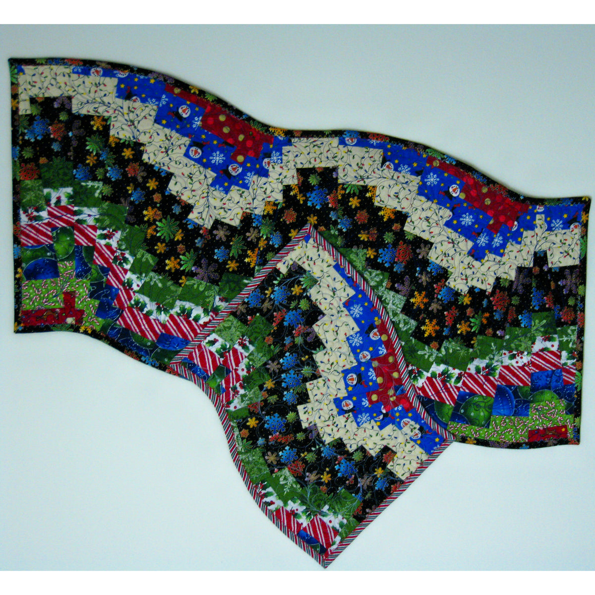 Swirling Table Runner on a Slant Pattern SQD-103 - Paper Pattern