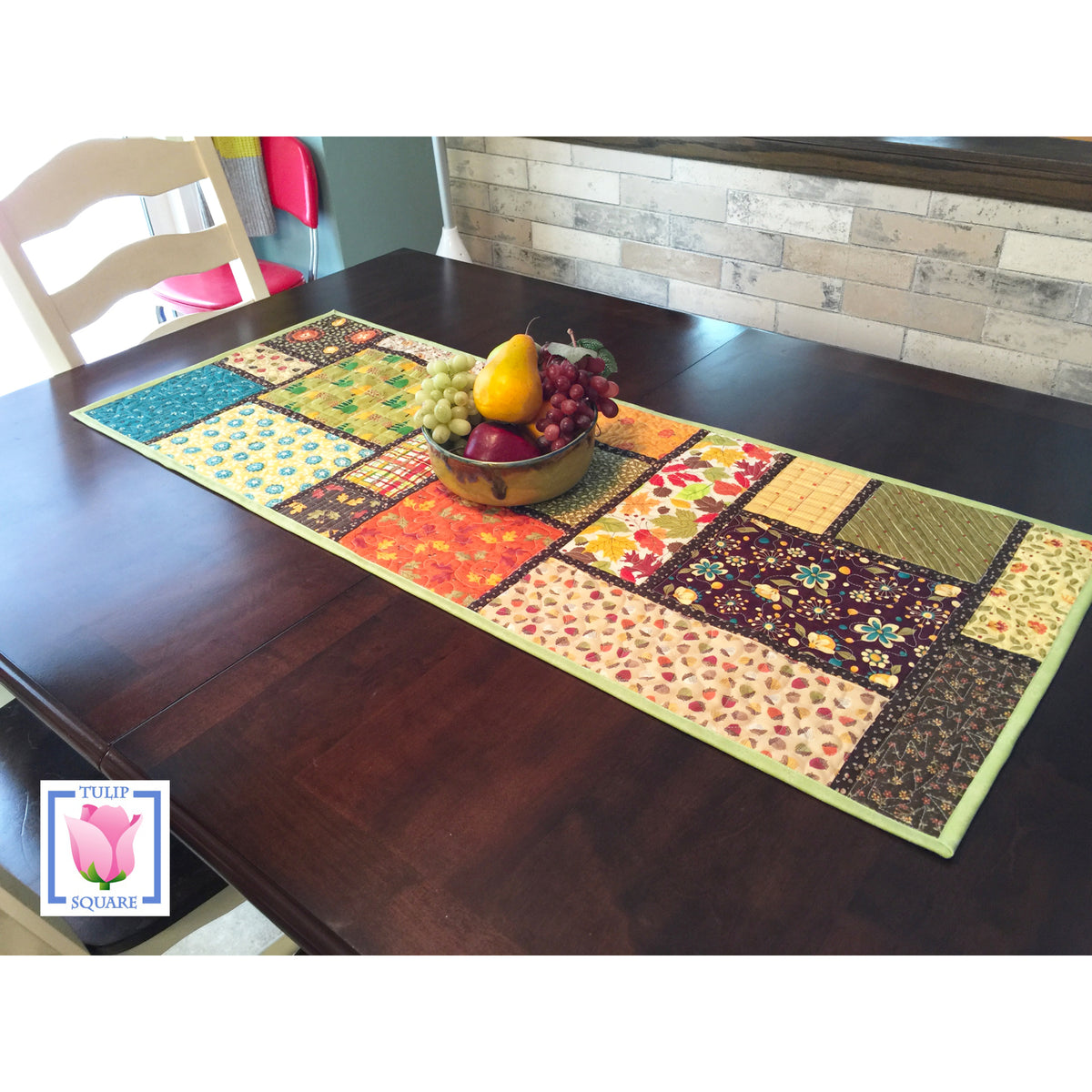 Window Shutter Table Runner Random Windows Table Runner TS-545e - Downloadable Pattern – QuiltWoman.com