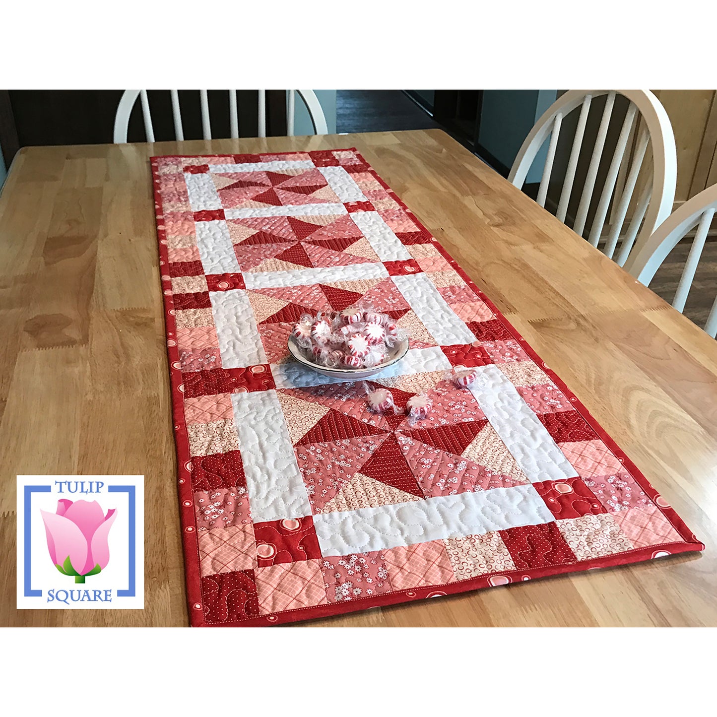 Peppermint Pinwheels Table Runner Pattern TS-566 - Paper Pattern