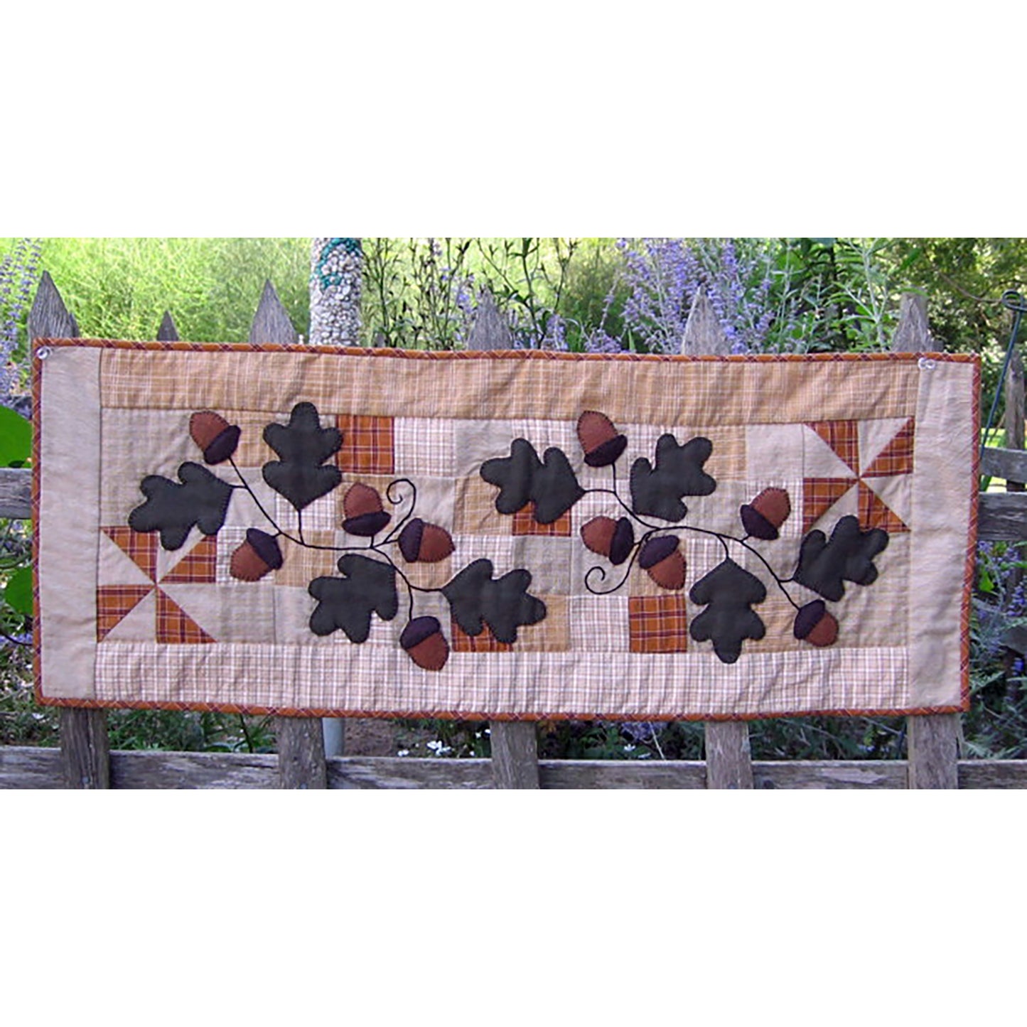 Acorn and Leaf Table Runner CTG-021e - Downloadable Pattern