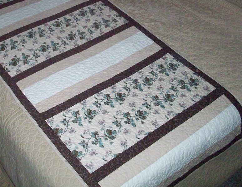 Fit for a King (or Queen) Bed Runner AV-139e - Downloadable Pattern