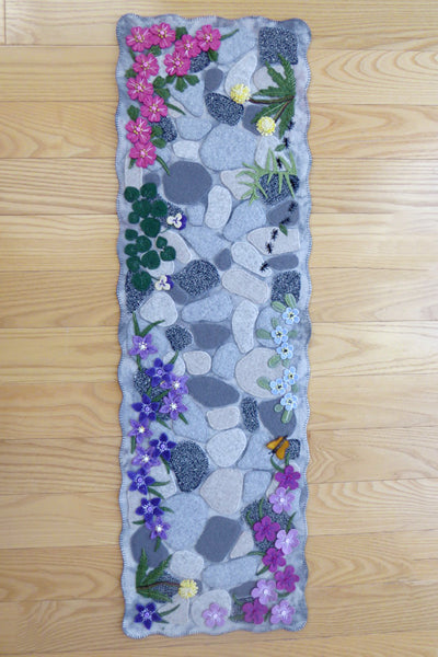 Cobblestone Garden Path - Artisan Series Table Runner Pattern DBM-034 - Paper Pattern