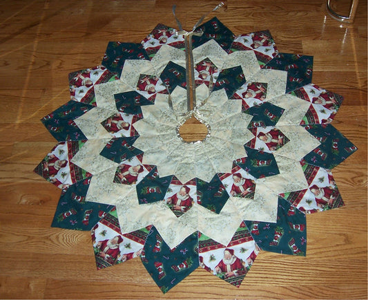 Dresden Plate Christmas Tree Skirt GR-102e - Downloadable Pattern